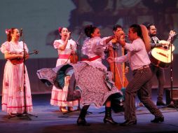 El XIV Encuentro Nacional del Mariachi Tradicional llenó con sus sonidos y trajes el interior del Teatro Degollado. EL INFORMADOR / A. Hinojosa