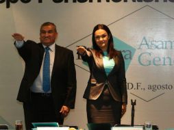 Valles Mendoza en la toma de protesta como nuevo coordinador de diputados de Nueva Alianza. FACEBOOK / Alfredo Valles