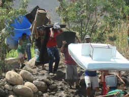 En los últimos días Venezuela ha deportado a 691 adultos y 129 menores colombianos. AP / E. Patino