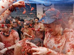 La Tomatina fue prohibida a inicios de los años 1950. De forma oficial, se lleva a cabo desde 1980. EFE / K. Försterling