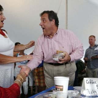 Proponen rastrear indocumentados como paquetes de FedEx