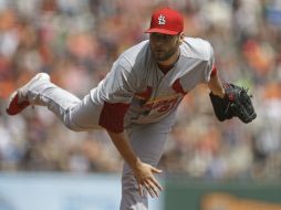 Lance Lynn trabajó ocho episodios, toleró seis hits, ponchó a dos rivales y expidió un par de pasaportes. AP / Lance Lynn trabajó ocho episodios, toleró sei