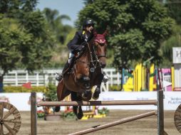 En el desempate, Luzardo y 'Stan' completaron el recorrido en 35.41 segundos sin cometer errores. EL INFORMADOR / F. Atilano