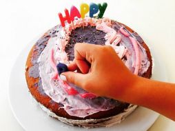 Salma comparte en Instagram una imagen de un pastel preparado por su hija con motivo de su cumpleaños. INSTAGRAM / salmahayek