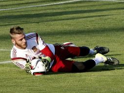 El arquero regresará a Inglaterra el martes, tras reportar con su selección. EFE / A. Martin