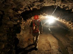 Todas las estructuras subterráneas están llenas de lodo y sedimentos, por lo que deben ser excavadas. AP / J. Merino