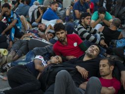 Las personas salen de países en conflicto buscando una mejor vida. AP / S. Palacios