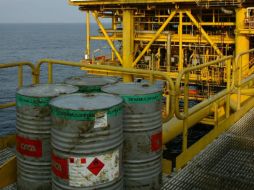 Pemex no publicó este día el precio de la mezcla mexicana, debido a la falta de cotizaciones por el feriado del Día del Trabajo en EU. AFP / ARCHIVO