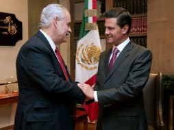 El Mandatario instruye a Basañez trabajar especialmente en los asuntos económicos, educativos, energéticos y de emprendedurismo. FACEBOOK / Enrique Peña Nieto