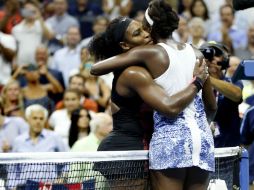 Serena, seis veces monarca del US Open, dispuso de su hermana mayor con marcadores de 6-2, 1-6, 6-3. AP / J. Cortez