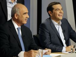 Tsipras (d) y Meimarakis (i) tuvieron un debate este miércoles. AP / T. Stavrakis