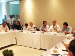 El encuentro lo preside el gobernador Francisco Vega, el director del IMSS José Antonio Anaya y el  Luis Miranda de Segob. FACEBOOK / Kiko Vega