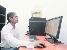 Formación. Moisés K’uaushi estudia computación. EL INFORMADOR / F. Atilano