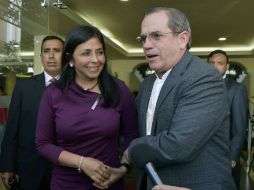 La canciller de Venezuela dice que el presidente colombiano busca enturbiar las relaciones de la Celac y la Unasur con esas denuncias. AFP / R. Buendia