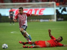 Los jugadores rojiblancos, como Marco Fabián, no pudieron concretar las oportunidades generadas ante los michoacanos. EL INFORMADOR / M. Vargas