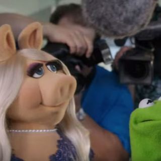 La Rana René y Miss Piggy se reúnen
