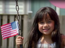 Como parte de la campaña, la Casa Blanca establece alianza con organizaciones dedicadas a la protección de inmigrantes y refugiados. YOUTUBE / Stand Stronger US