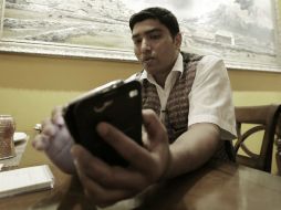 Existen personas que no pueden alejarse ni un momento de su teléfono. AP / ARCHIVO