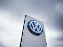 Volkswagen admitió haber falseado las pruebas de emisiones de contaminantes en sus autos. AFP / O. Andersen