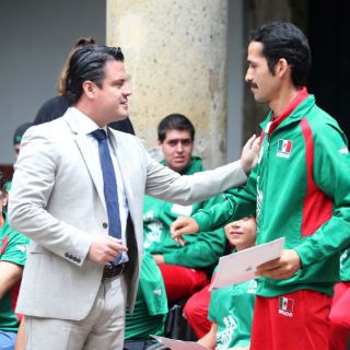 Atletas parapanamericanos jaliscienses reciben incentivos