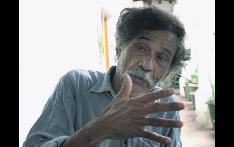 Papalotes elaborados por Toledo y alumnos del taller 'Arte y Papel' forman parte de la exhibición en Puerto Vallarta. SUN / ARCHIVO