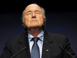 FIFA, que se encuentra de nuevo en la polémica por un proceso penal contra Blatter, informa esta decisión en un comunicado. EFE / ARCHIVO