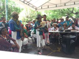 Entre los acuerdos destacan la asignación de personal docente que hable la lengua indígena en las escuelas de todos los niveles. TWITTER / @micasrey