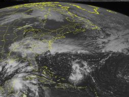 El cono de trayectoria pone al sistema desplazándose lentamente hacia el oeste-noroeste sobre el Atlántico los próximos días. AP /