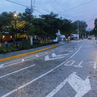 Abren López Cotilla con obras incompletas