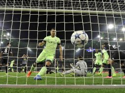 El 'Kun' Agüero dio la victoria al Manchester City con un penal en el 90'. AP / M. Meissner