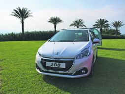 Único. La pantalla táctil de siete pulgadas ofrece un completo sistema de entretenimiento y conectividad. ESPECIAL / A. Konstantonis