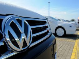 En Italia suman 648 mil 458 los vehículos que la empresa revisará porque no cumplen con el sistema anticontaminante. AFP / I. Wagner