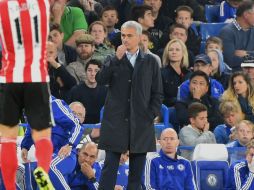 El portugués asegura que no dejará la dirección del club londinense hasta que el propietario del club le diga que pare. EFE / W. Olliver