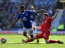 El Everton continúa en puestos europeos, mientras que el Liverpool sigue en mitad de la tabla. EFE / N. Roddis