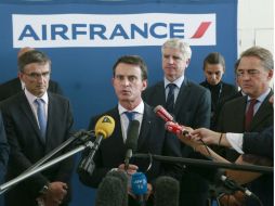 El primer ministro francés, Manuel Valls denuncia que ese altercado ''es obra de vándalos'', y debe ser condenado. AP / J. Brinon