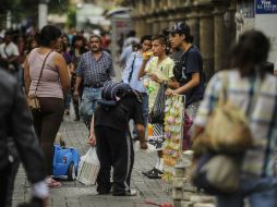 Esta iniciativa regulará el comercio ambulante y ya no se podrán adquirir juguetes, ropa o piratería. EL INFORMADOR / ARCHIVO