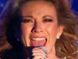 La conductora asegura ser la responsable de la letra de la canción. YOUTUBE / Azteca Noticias