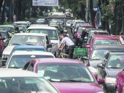 Los automovilistas no sabían cómo llegar al Centro ante el cierre de Hidalgo. EL INFORMADOR / R. Tamayo