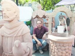 La Plaza Liberación es sede, como cada año, de este concurso. Aquí, el maesto cantero Juan Pablo Fuentes. EL INFORMADOR / A. Camacho