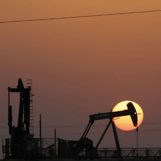 La AIE rebaja previsión de demanda de petróleo en 2016