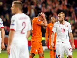 Por una lesión Arjen Robben no participo en el partido, en el que figuras como Robin Van Persie se vieron superadas por el oponente. EFE / K. Van Weel