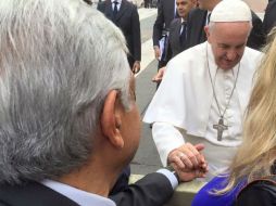 Pese a que le llamó la atención el viaje del líder de Morena, Zambrano no podría decir si se trata de protagonismo. FACEBOOK / Andrés Manuel López Obrador