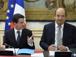 Manuel Valls (d), quien posee un 17 por ciento de las acciones de la empresa, declaró que era necesario hacer sacrificios. AFP / E. Feferberg