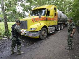 El tráiler y los recipientes fueron puestos a disposición de las autoridades del Ministerio Público de la Federación. NTX / CORTESÍA