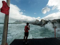 El fenómeno se encuentra al sur de la península de Yucatán y mantiene 20% de probabilidad de convertirse en un meteoro importante. AFP / ARCHIVO