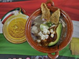 La costumbre de comer pozole los jueves y sábados está establecida como una forma de reunirse con la familia y celebrar. EFE / ARCHIVO