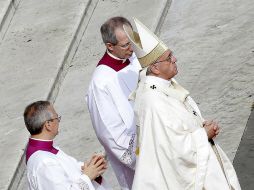 El Papa establece que el apego al dinero ''divide, lacera, destruye'' porque la codicia ofrece una falsa seguridad. EFE / ARCHIVO