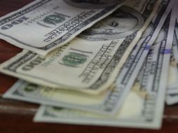 El débil precio del crudo ha causado que la moneda mexicana cueste alrededor de 16.70 pesos. EL INFORMADOR / ARCHIVO