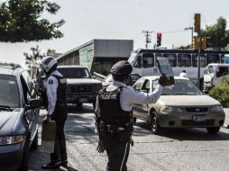 El operativo para detectar a los autos que no cuenten con su holograma de verificación vehicular arrancó ayer. EL INFORMADOR / R. Tamayo