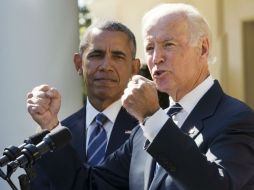 Barack Obama y Joe Biden, ayer en la Casa Blanca. AP / J. Martin